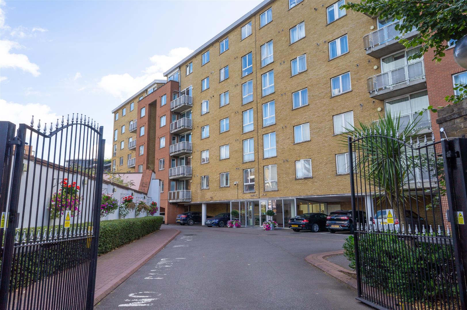 Regent Court, North Bank, St John's Wood